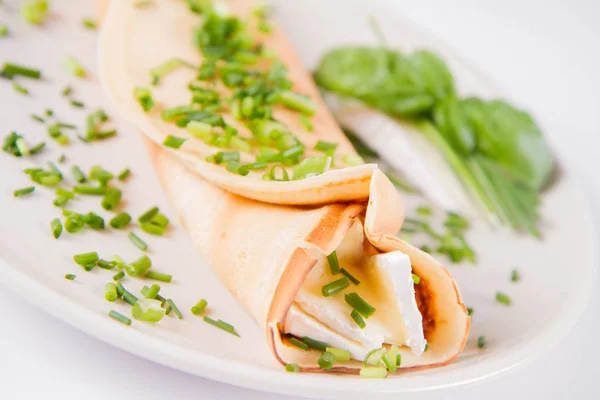 Panqueque Con Queso Brie Cebollino —  Fotos de Stock