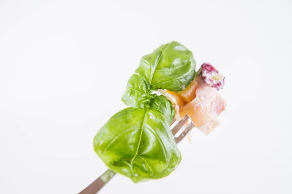 Salada Macarrão Com Queijo Presunto Feijão Maionese Garfo — Fotografia de Stock