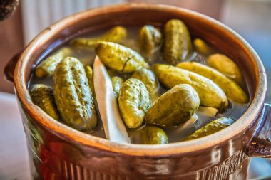 Geleneksel kil pot brined turşu