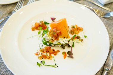 Somon, krem peynir ve kabak starter