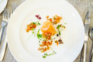 Somon, krem peynir ve kabak starter