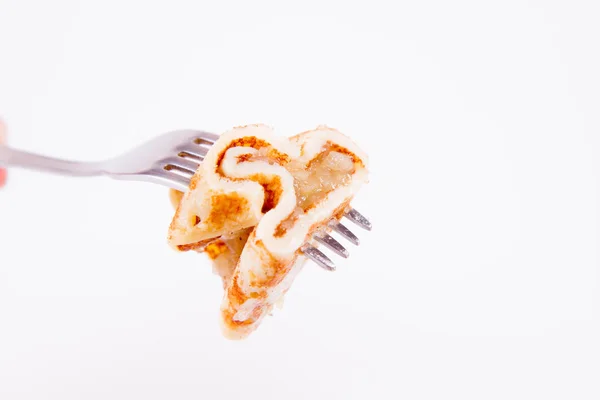 Pfannkuchen Gefüllt Mit Geschmorten Äpfeln Mit Zimt Auf Einer Gabel — Stockfoto