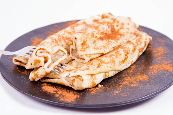 Crêpes Farcies Aux Pommes Braisées Saupoudrées Cannelle Mangées Fourchette — Photo