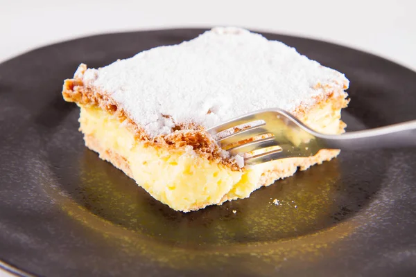 Napoleonka Cake Polish Type Cream Pie Sprinkled Powdered Sugar Eaten — Stock Photo, Image