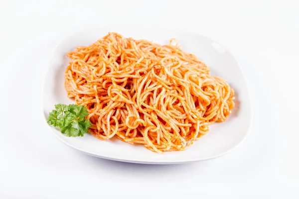 Spaghetti Med Pesto Dekorerad Med Persilja Platta Vit Bakgrund — Stockfoto