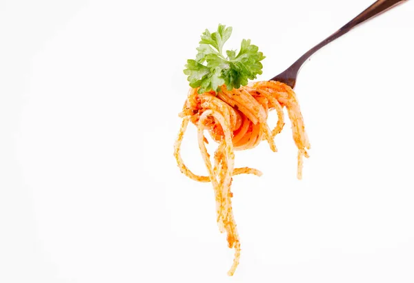 Spaghetti Mit Pesto Rosso Auf Einer Gabel Mit Petersilie Auf — Stockfoto