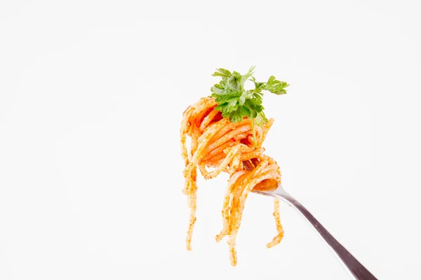 Espaguete Com Pesto Rosso Garfo Decorado Com Salsa Fundo Branco — Fotografia de Stock