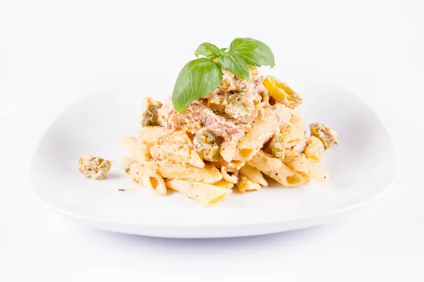 Pâtes Penne Avec Sauce Crème Blanche Bacon Poivrons Jalapeo Sur — Photo