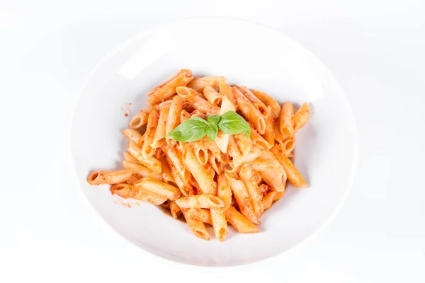 Penne Com Pesto Rosso Tomates Secos Sol Decorados Com Manjericão Fotografia De Stock