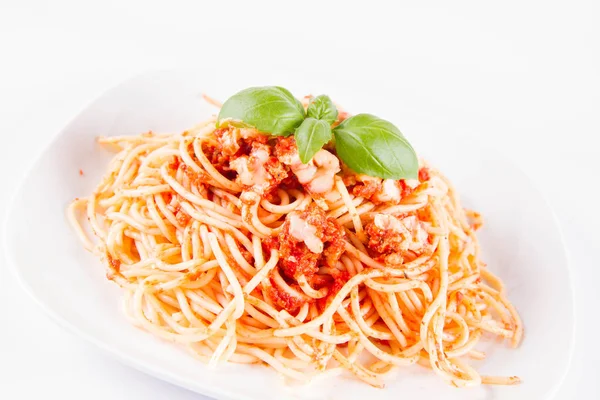 Spaghetti Bolognese Med Smält Parmesanost Vit Bakgrund — Stockfoto