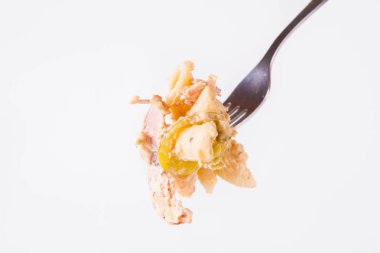 Pastırmalı makarna, pastırma soslu ve çatallı biberli makarna. 