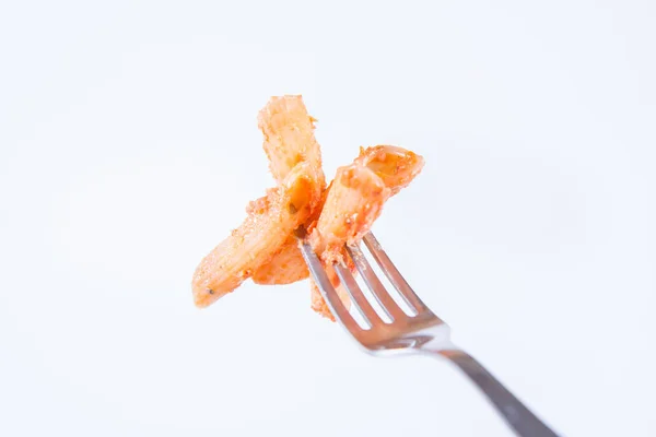 Penne Med Pesto Rosso Och Soltorkade Tomater Äts Med Gaffel — Stockfoto