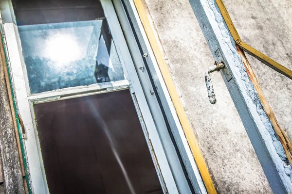 Abandoned Wooden Building Broken Window — Stock Photo, Image