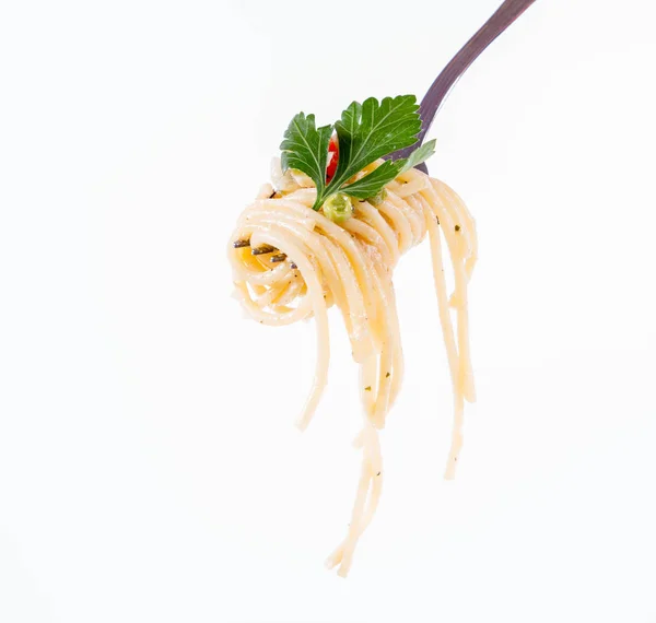 Spaghetti Med Gräddsås Med Rökt Makrill Ärtor Paprika Och Lite — Stockfoto