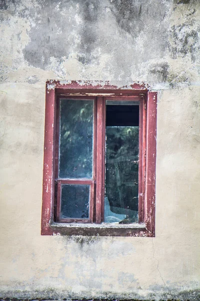 Ventana Rota Edificio Antiguo —  Fotos de Stock