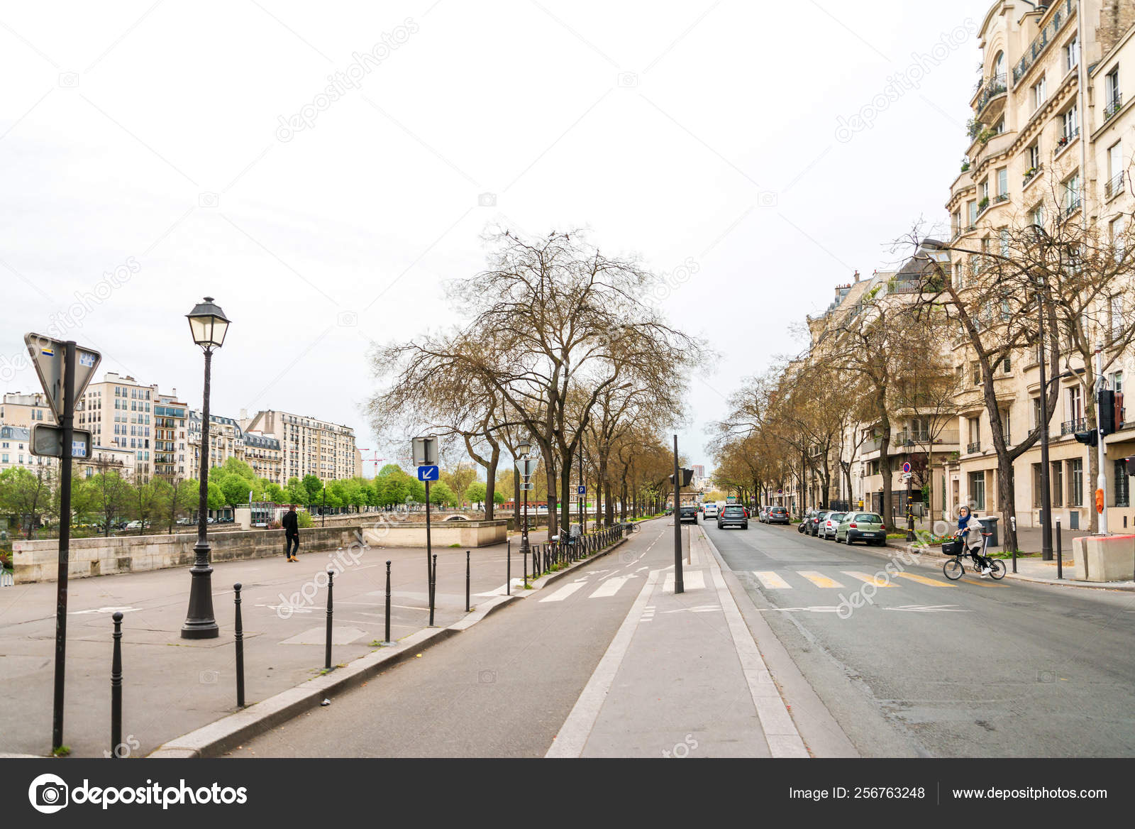 Paris France April 19 Street View Paris City France Stock Editorial Photo C Ilolab
