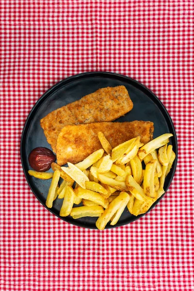 British Traditional fish and chips and tartar sauce