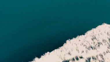 Feribot hareket deniz yüzeyinden dalga köpük