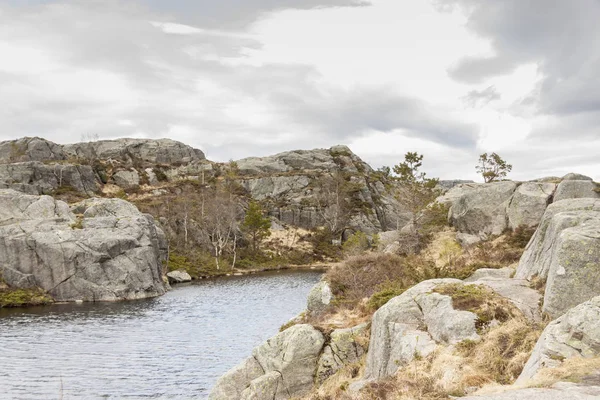 Lago Trilha Para Preikestolen Noruega — Fotografia de Stock