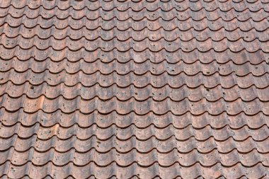 Detay kırmızı kiremit çatı eski şehir Christiansfeld içinde Danimarka.