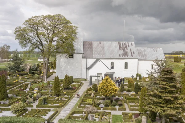 Jelling Dinamarca Mayo 2017 Iglesia Blanca Zona Monumental Que Goza —  Fotos de Stock