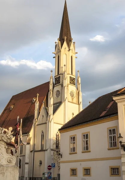 Die stadtpfarrkirche in melk, niederösterreich, österreich — Stockfoto
