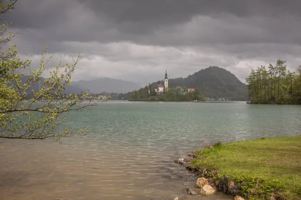 Jezioro krwawe w Słowenii. — Zdjęcie stockowe