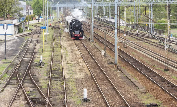 Tipo de locomotora de vapor antigua - Ty42-107 en Kalety - Polonia . —  Fotos de Stock