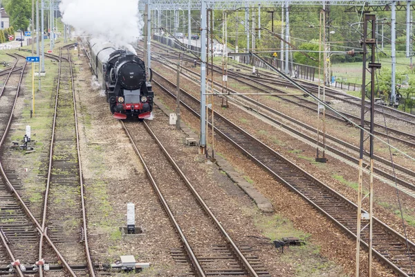 Tipo de locomotora de vapor antigua - Ty42-107 en Kalety - Polonia . —  Fotos de Stock