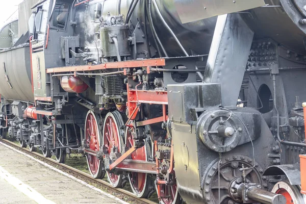 Tipo de locomotora de vapor antigua - Ty42-107 en Kalety - Polonia . —  Fotos de Stock