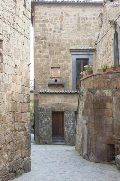 旧市街の路地Bagnoregio -トスカーナ州,イタリア. — ストック写真