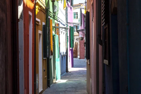Maisons colorées sur Burano — Photo