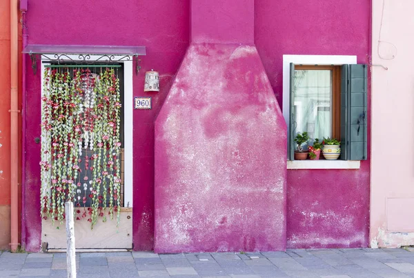 960 ev numarası - Burano, İtalya. — Stok fotoğraf