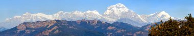 Dhaulagiri Dağı, Nepal Himalayaları 'nın panoramik manzarası