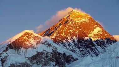 Everest'in Kala Patthar, üzerinden renkli görünüm akşam Khumbu Vadisi, Solukhumbu, Sagarmatha Milli Parkı, Nepal Himalayalar dağlar