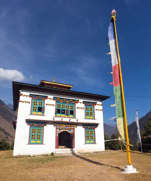 Buddhistisches Kloster Oder Gompa Dorf Kharikhola Mit Gebetsfahnen Der Nähe — Stockfoto