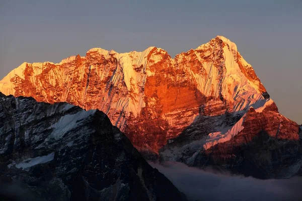 Kyashar Tangtse Vista Noite Por Sol Kongde Montanhas Nepal Himalaia — Fotografia de Stock