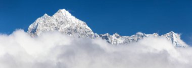 Mount Thamserku Kongde, Khumbu Vadisi, Solukhumbu, Nepal Himalayalar dağlar üzerinden görünümünü