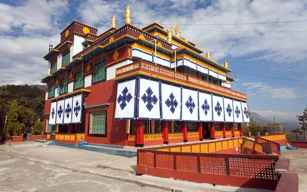 ポカラの町ポカラ ネパール ヒマラヤのカルマ Dubgyot Chhoekhorling マナン修道院 — ストック写真