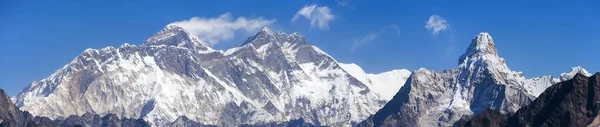 Kongde 萨加玛塔国家公园 尼泊尔喜马拉雅山看珠穆朗玛峰 Nuptse 洛子峰和 Dablam — 图库照片
