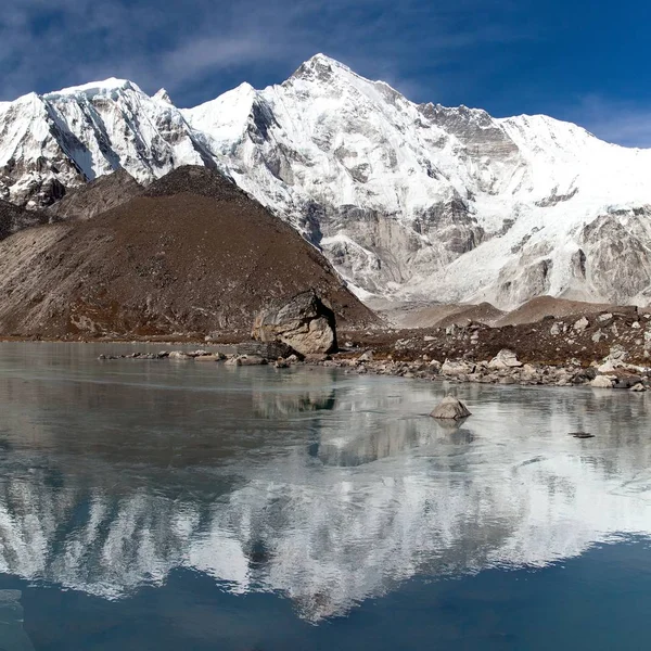 Visa Cho Oyu Spegling Lake Cho Oyu Base Camp Everest — Stockfoto