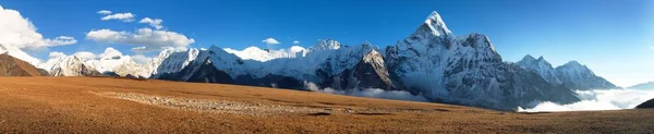 Kvällen Panoramautsikt Över Berget Ama Dablam Väg Till Mount Everest — Stockfoto