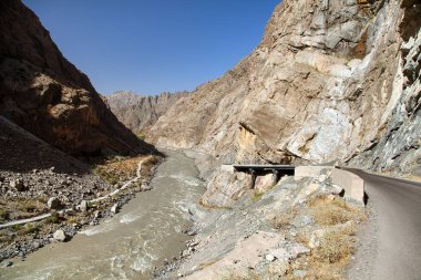 Panj nehir ve Pamir Dağları, Panj parçasıdır üst ceyhun Nehri, Panoramic profil Tacikistan ve Afganistan sınır, Gorno-badakhshan bölge, dünyanın Pamir otoyol çatısı