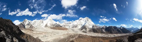 Panoramic View Everest Pumori Kala Patthar Nuptse Beautiful Clouds Sky — Stock Photo, Image