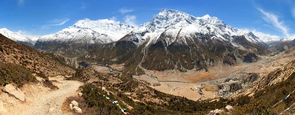 Panoramic View Manang Valley Bhraka Village Annapurna Annapurna Iii Ganggapurna — Stock Photo, Image