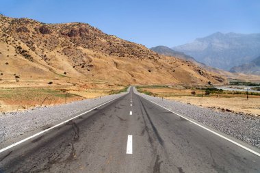 Pamir otoyol veya pamirskij trakt manzara Pamir otoyol M41 uluslararası karayolu Dağları Tacikistan çatı dünya çevresinde