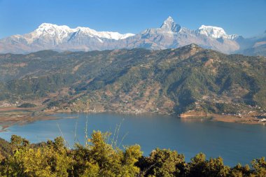 Annapurna dağının panoramik manzarası, himalaya sıradağları, Pokhara ve Phewa gölü, Pokhara vadisi, Nepal Himalayalar dağları