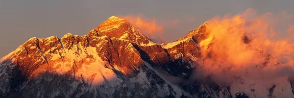 Noite Pôr Sol Vista Colorida Vermelha Monte Everest Lhotse Nuptse — Fotografia de Stock