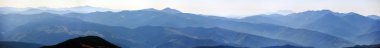 Mount Hoverla veya Goverla, Ukrayna Karpat Dağları panoramik manzaralı