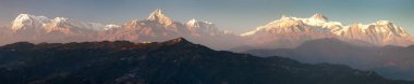 Akşam, gün batımı görünümü Machhapuchhre veya Machhapuchhare, Nepal Himalayalar dağlar ve Annapurna dağına